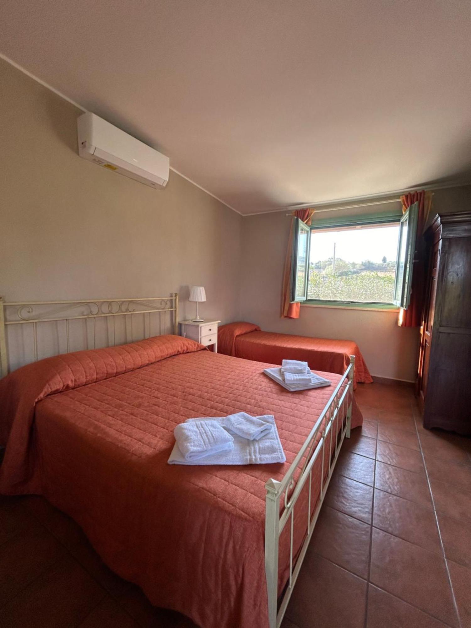 Borgo Nocchiara Hotel คาร์เลนตินี ภายนอก รูปภาพ